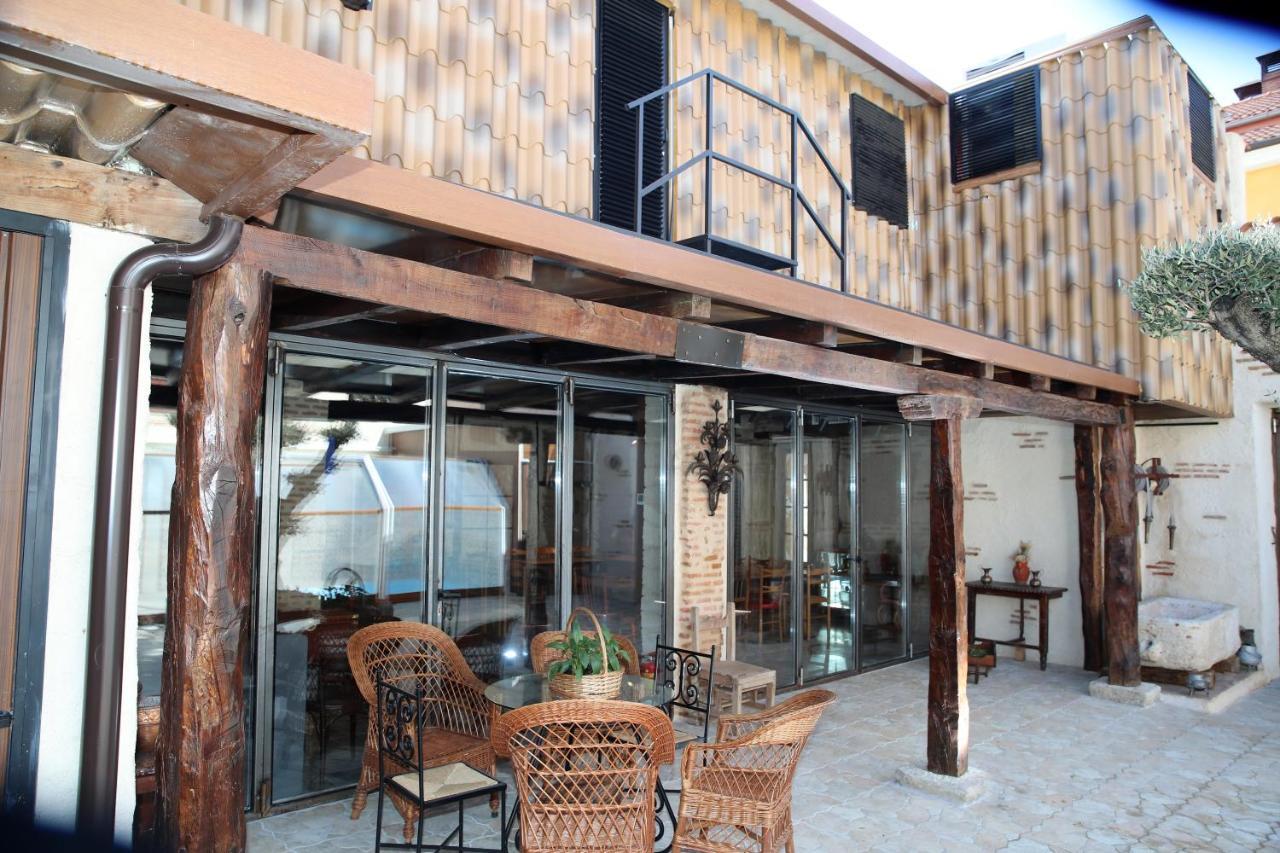 Gasthaus Casa Ruina Nava del Rey Exterior foto